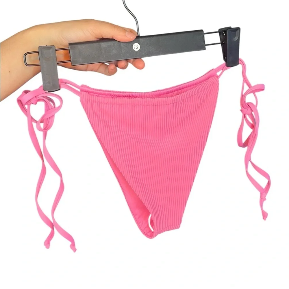 Frankies Bikini Tia Ribbed Triangle Bikini +‎ Binx Skimpy Bottom